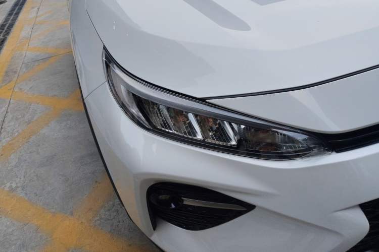 Used Toyota Wildlander 2020 2.0L CVT 4x4 Luxury Edition Right Front Headlight