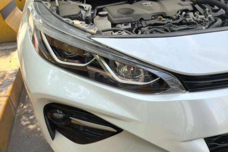 Used Toyota Wildlander 2020 Dual-Engine 2.5L E-CVT Two-Wheel Drive Prestige Edition Right Front Headlight