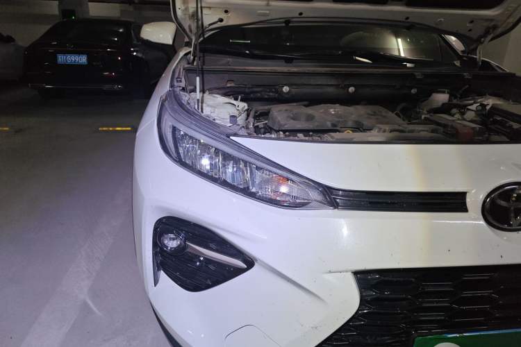 Used Toyota Wildlander 2020 2.0L CVT Two-Wheel Drive Luxury Edition Right Front Headlight