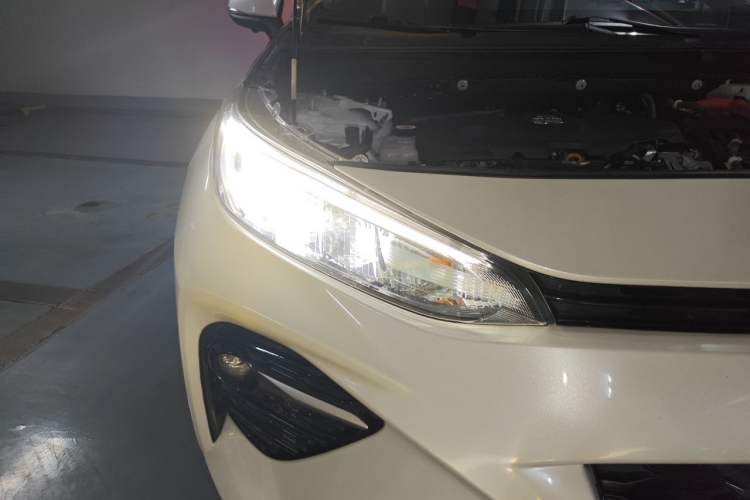 Used Toyota Wildlander 2020 Dual-Motor 2.5L E-CVT Four-Wheel Drive Luxury Edition Right Front Headlight
