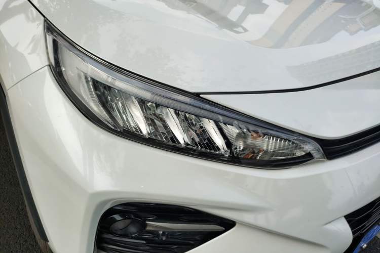 Used Toyota Wildlander 2020 2.0L CVT Two-Wheel Drive Luxury Edition Right Front Headlight
