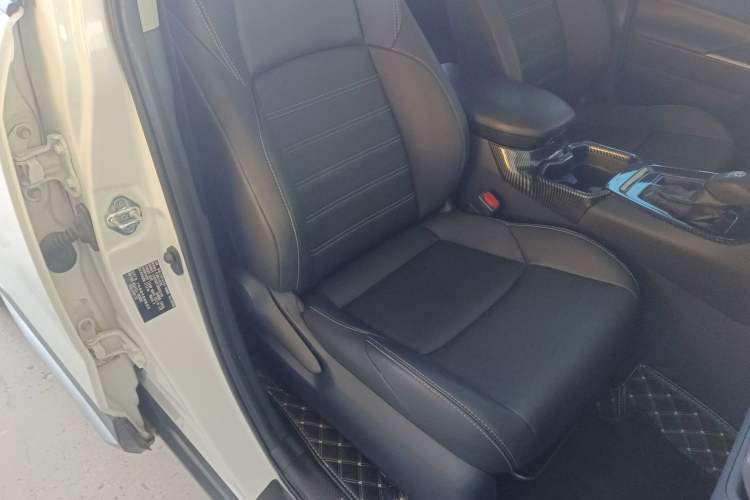 Used Toyota Wildlander 2020 2.0L CVT Two-Wheel Drive Luxury Edition Right Front Seat