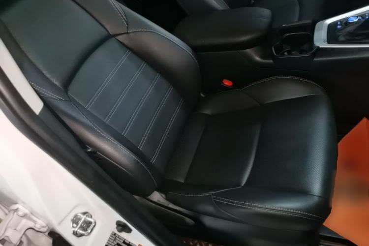 Used Toyota Wildlander 2020 2.0L CVT Four-Wheel Drive Premium Edition Right Front Seat