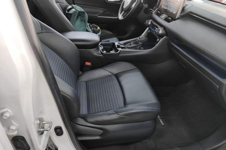 Used Toyota Wildlander 2020 2.0L CVT Two-Wheel Drive Tech Edition Right Front Seat