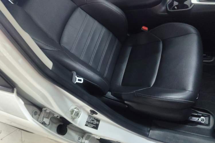 Used Toyota Wildlander 2020 2.0L CVT Two-Wheel Drive Prestige Edition Right Front Seat