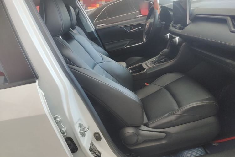 Used Toyota Wildlander 2020 Dual-Motor 2.5L E-CVT Four-Wheel Drive Luxury Edition Right Front Seat