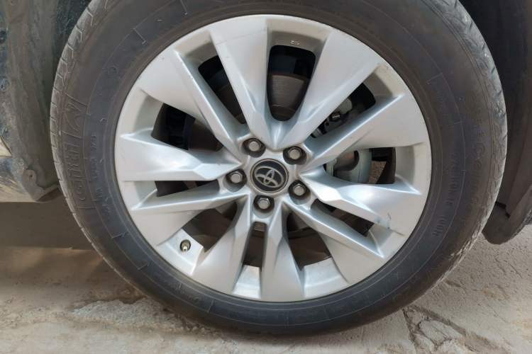 Used Toyota Wildlander 2020 Dual-Engine 2.5L E-CVT Two-Wheel Drive Leading Edition Right Front Wheel Hub