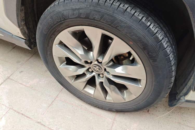 Used Toyota Wildlander 2020 Dual-Engine 2.5L E-CVT Two-Wheel Drive Luxury Edition Right Front Wheel Hub