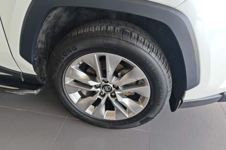 Used Toyota Wildlander 2020 Dual-Motor 2.5L E-CVT Four-Wheel Drive Luxury Edition Right Front Wheel Hub