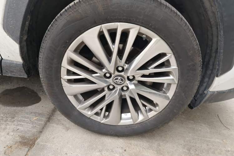 Used Toyota Wildlander 2020 2.0L CVT Two-Wheel Drive Prestige Edition Right Front Wheel Hub