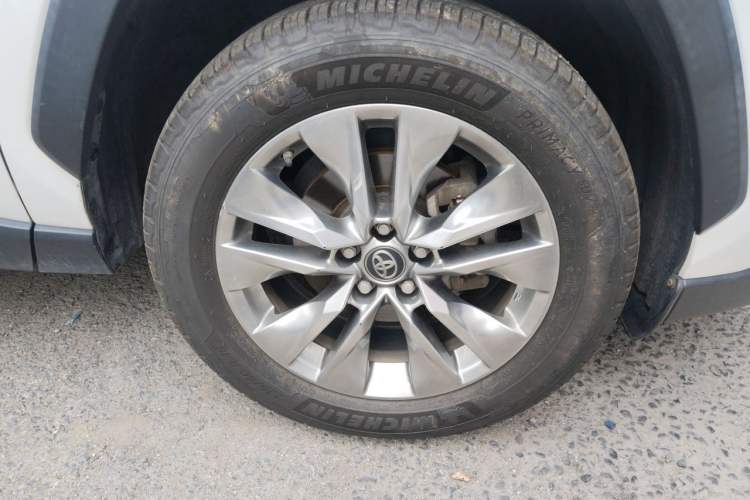 Used Toyota Wildlander 2020 2.0L CVT 4x4 Luxury Edition Right Front Wheel Hub