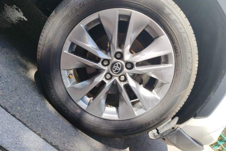 Used Toyota Wildlander 2020 2.0L CVT 4x4 Luxury Edition Right Front Wheel Hub