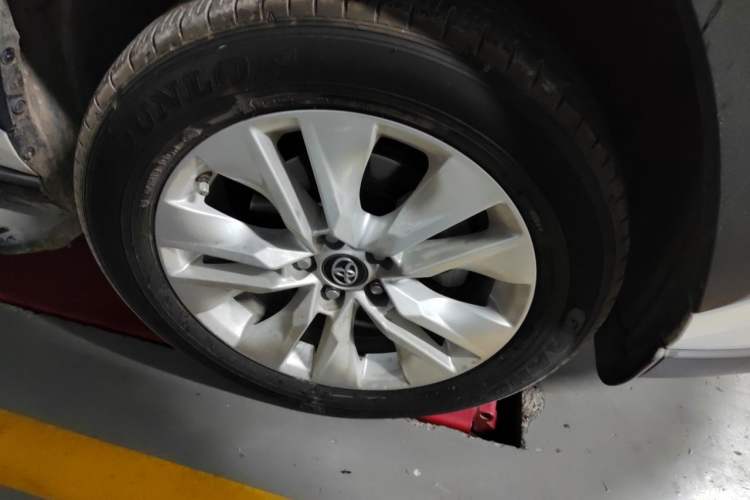 Used Toyota Wildlander 2020 2.0L CVT Two-Wheel Drive Leading Edition Right Front Wheel Hub