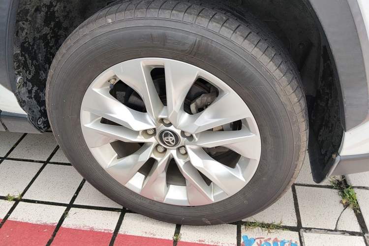 Used Toyota Wildlander 2020 2.0L CVT Two-Wheel Drive Leading Edition Right Front Wheel Hub
