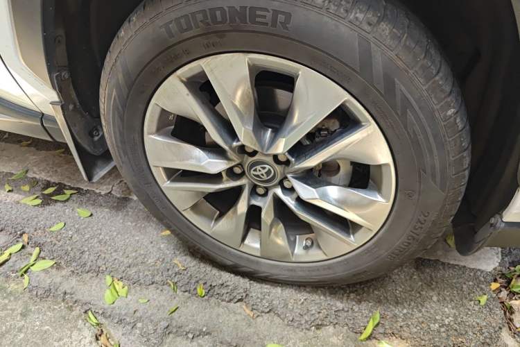 Used Toyota Wildlander 2020 Dual-Engine 2.5L E-CVT Two-Wheel Drive Luxury Edition Right Front Wheel Hub