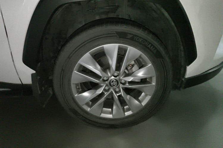 Used Toyota Wildlander 2020 2.0L CVT 4x4 Luxury Edition Right Front Wheel Hub