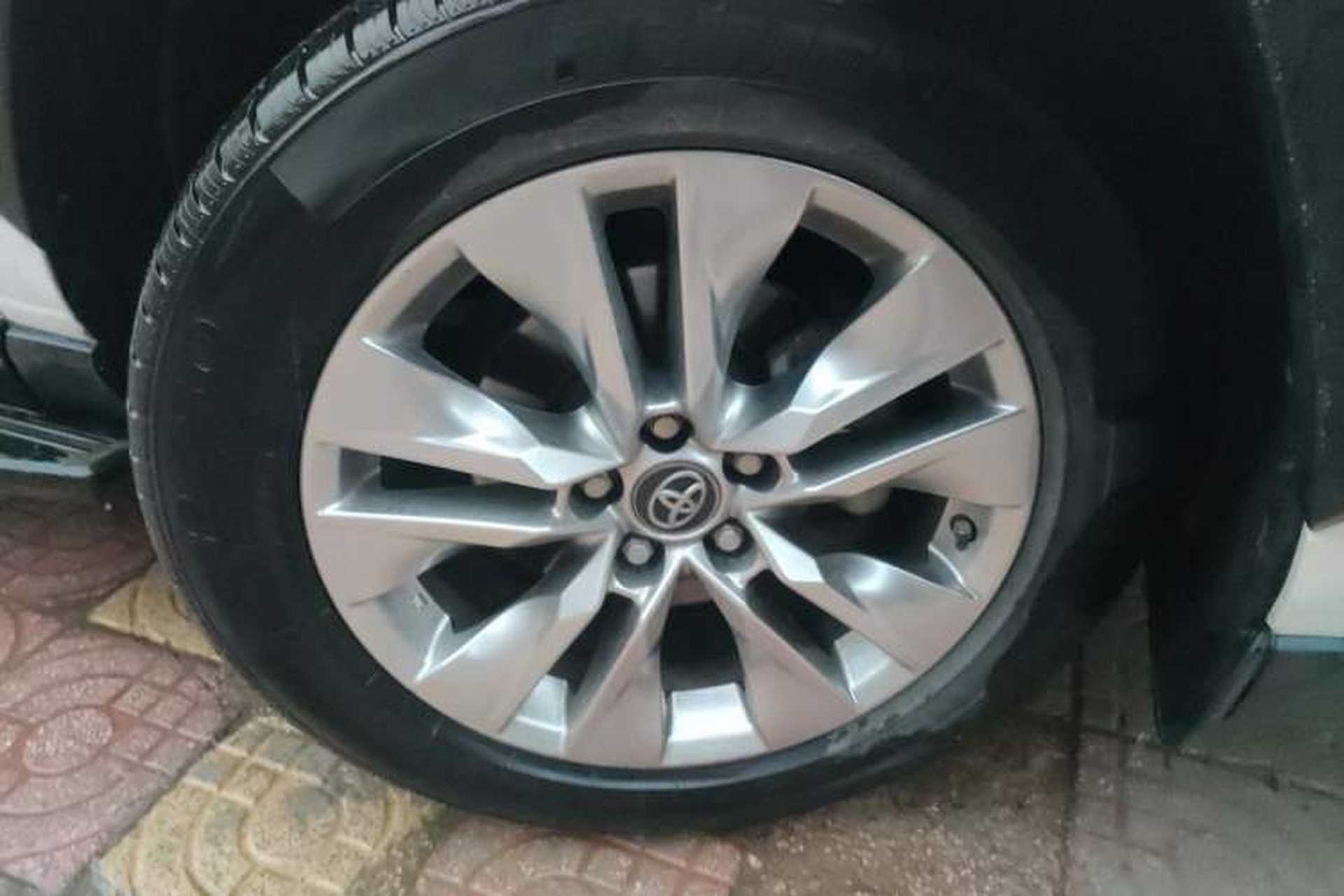 Used Toyota Wildlander 2020 2.0L CVT 4x4 Luxury Edition Right Front Wheel Hub
