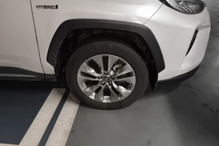 Used Toyota Wildlander 2020 Dual-Motor 2.5L E-CVT Four-Wheel Drive Luxury Edition Right Front Wheel Hub