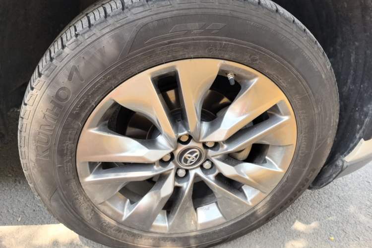Used Toyota Wildlander 2020 Dual-Engine 2.5L E-CVT Two-Wheel Drive Prestige Edition Right Front Wheel Hub