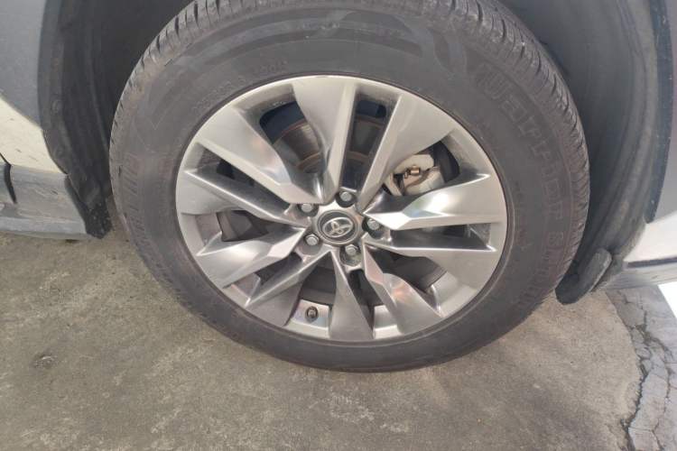Used Toyota Wildlander 2020 2.0L CVT 4x4 Luxury Edition Right Front Wheel Hub