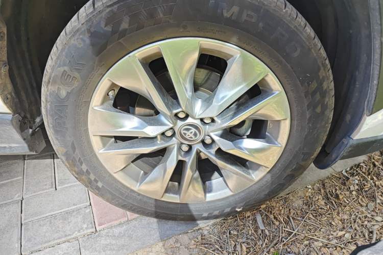 Used Toyota Wildlander 2020 2.0L CVT 4x4 Luxury Edition Right Front Wheel Hub
