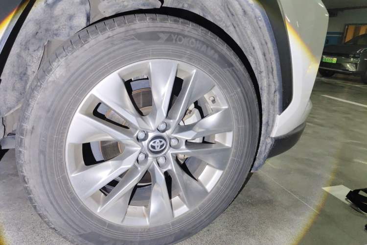 Used Toyota Wildlander 2020 Dual-Motor 2.5L E-CVT Four-Wheel Drive Luxury Edition Right Front Wheel Hub