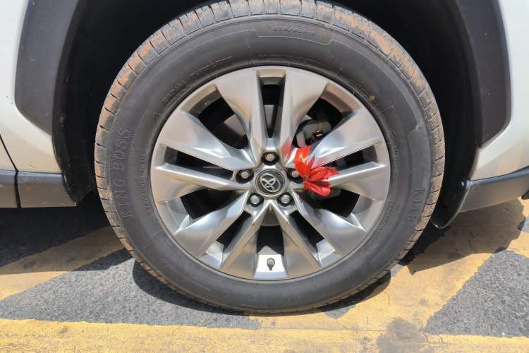 Used Toyota Wildlander 2020 2.0L CVT 4x4 Luxury Edition Right Front Wheel Hub