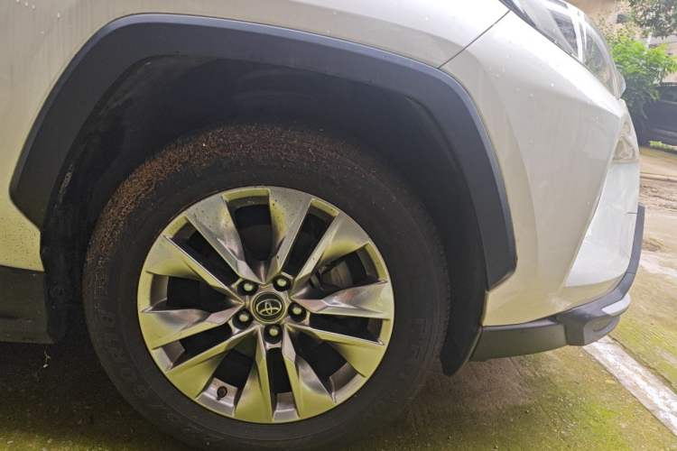 Used Toyota Wildlander 2020 2.0L CVT Two-Wheel Drive Luxury Edition Right Front Wheel Hub