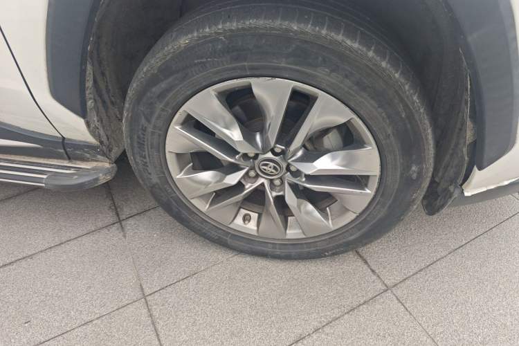 Used Toyota Wildlander 2020 Dual-Engine 2.5L E-CVT Two-Wheel Drive Luxury Edition Right Front Wheel Hub