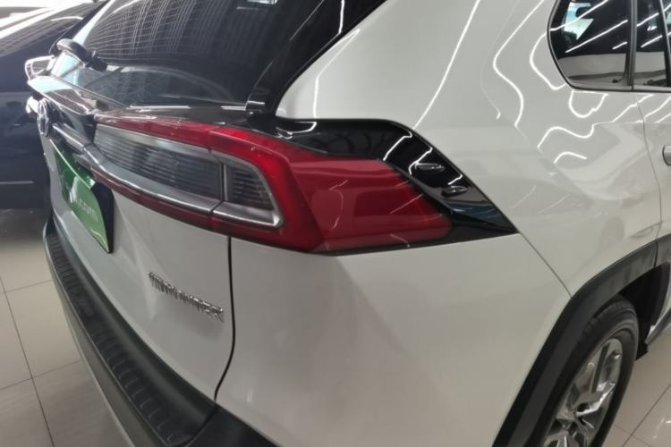 Used Toyota Wildlander 2020 Dual-Engine 2.5L E-CVT Two-Wheel Drive Luxury Edition Right Rear Taillight