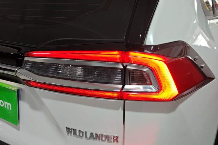 Used Toyota Wildlander 2020 2.0L CVT Two-Wheel Drive Luxury Edition Right Rear Taillight