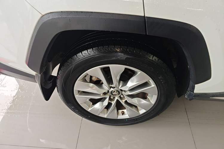 Used Toyota Wildlander 2020 2.0L CVT 4x4 Luxury Edition Right Rear Wheel Hub