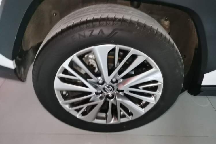 Used Toyota Wildlander 2020 2.0L CVT Four-Wheel Drive Premium Edition Right Rear Wheel Hub