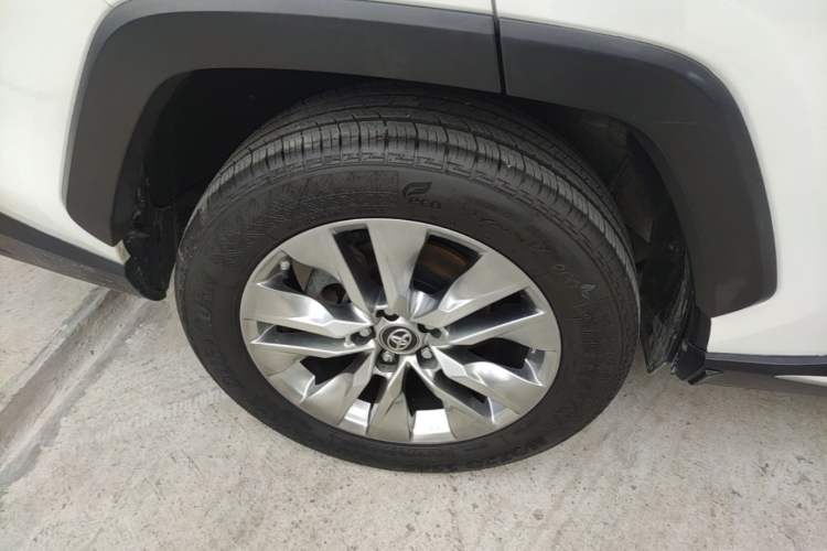 Used Toyota Wildlander 2020 2.0L CVT 4x4 Luxury Edition Right Rear Wheel Hub