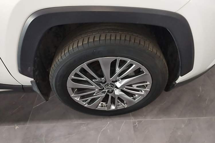 Used Toyota Wildlander 2020 2.0L CVT Four-Wheel Drive Premium Edition Right Rear Wheel Hub