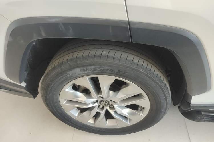 Used Toyota Wildlander 2020 Dual-Motor 2.5L E-CVT Four-Wheel Drive Luxury Edition Right Rear Wheel Hub