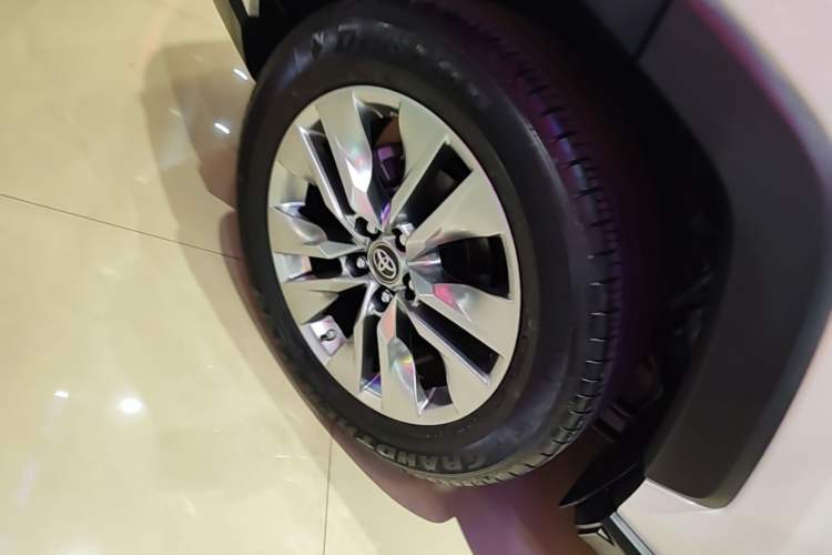 Used Toyota Wildlander 2020 2.0L CVT Two-Wheel Drive Luxury Edition Right Rear Wheel Hub