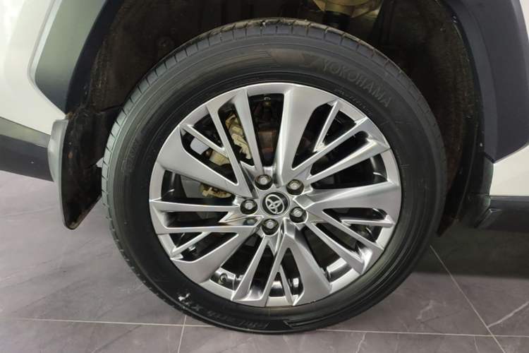 Used Toyota Wildlander 2020 2.0L CVT Four-Wheel Drive Premium Edition Right Rear Wheel Hub