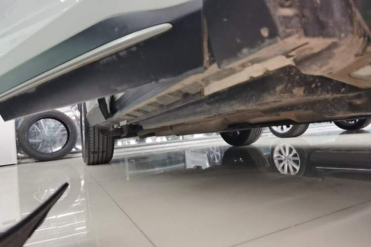 Used Toyota Wildlander 2020 Dual-Engine 2.5L E-CVT Two-Wheel Drive Luxury Edition Right Side Sill