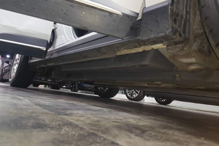 Used Toyota Wildlander 2020 2.0L CVT 4x4 Luxury Edition Right Side Sill