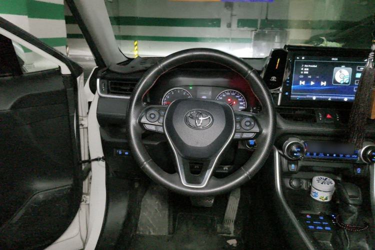 Used Toyota Wildlander 2020 2.0L CVT 4x4 Luxury Edition Steering Wheel
