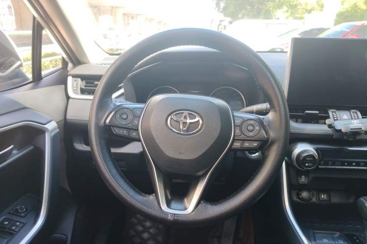 Used Toyota Wildlander 2020 2.0L CVT 4x4 Luxury Edition Steering Wheel