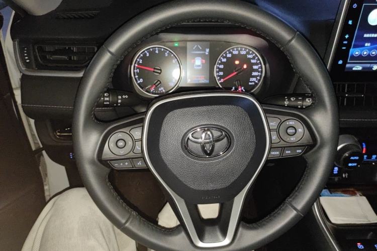 Used Toyota Wildlander 2020 2.0L CVT Two-Wheel Drive Luxury Edition Steering Wheel