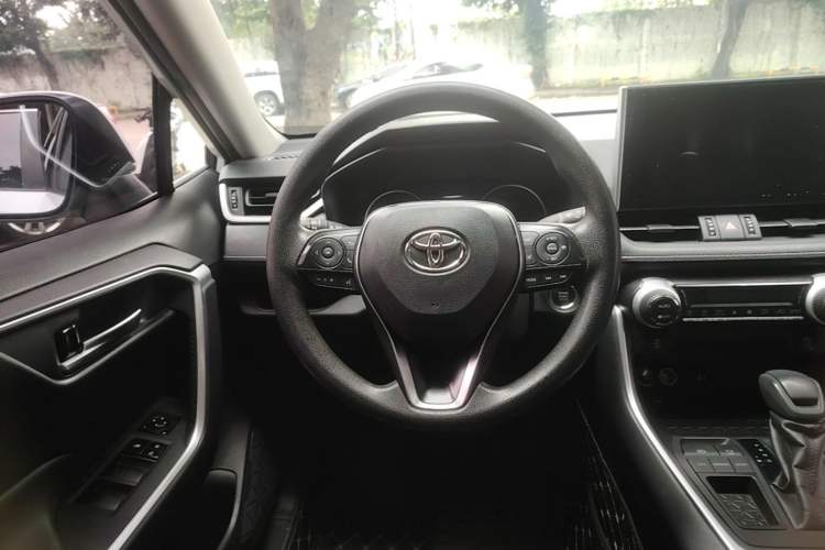 Used Toyota Wildlander 2020 2.0L CVT Two-Wheel Drive Luxury Edition Steering Wheel
