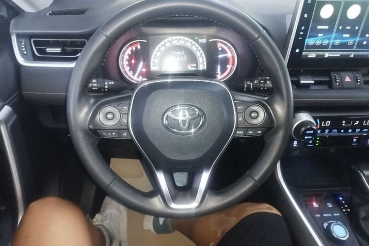 Used Toyota Wildlander 2020 2.0L CVT Four-Wheel Drive Premium Edition Steering Wheel