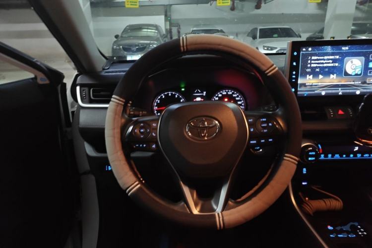 Used Toyota Wildlander 2020 2.0L CVT Two-Wheel Drive Luxury Edition Steering Wheel