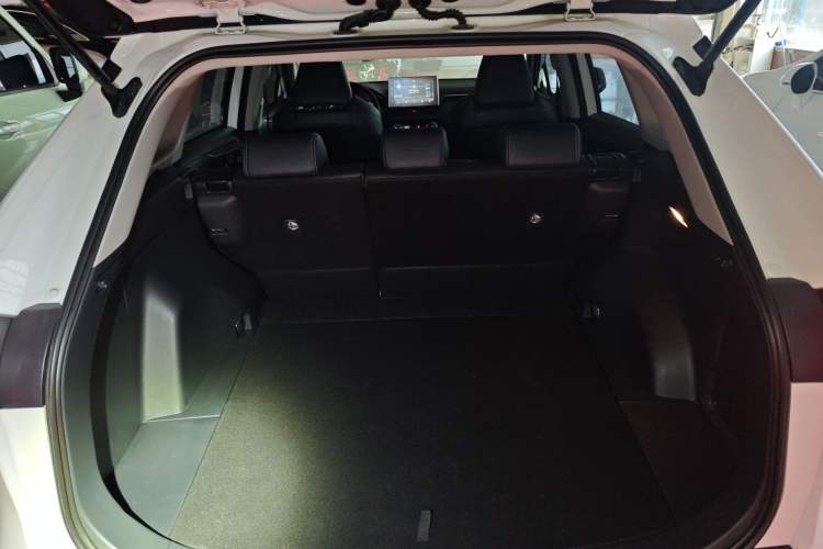 Used Toyota Wildlander 2020 Dual-Engine 2.5L E-CVT Two-Wheel Drive Luxury Edition Trunk