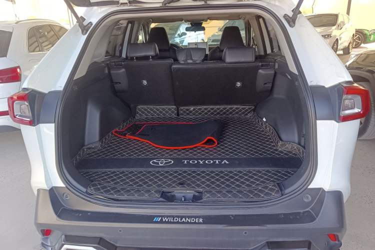 Used Toyota Wildlander 2020 2.0L CVT Two-Wheel Drive Luxury Edition Trunk