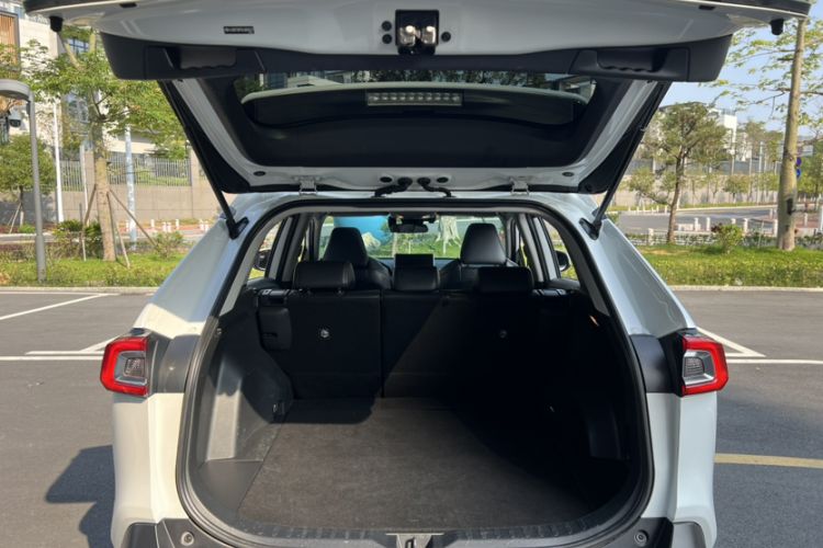 Used Toyota Wildlander 2020 Dual-Engine 2.5L E-CVT Two-Wheel Drive Luxury Edition Trunk