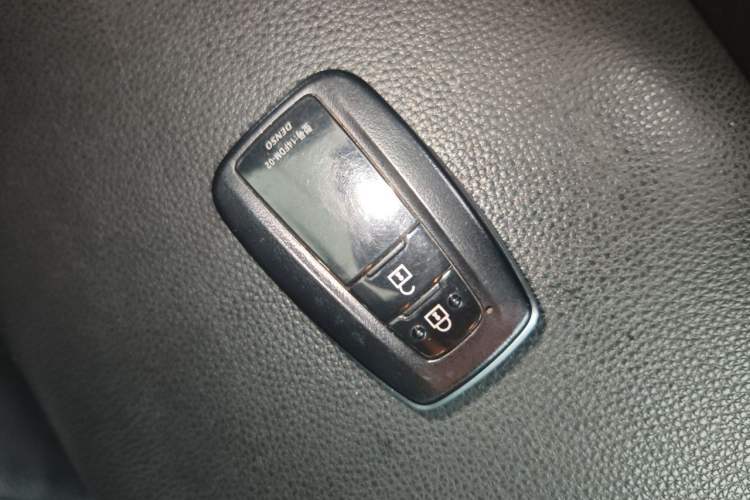 Used Toyota Wildlander 2020 2.0L CVT Two-Wheel Drive Luxury Edition Vehicle Key